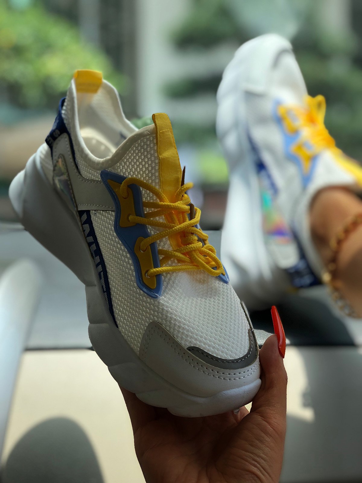 Breathable Mesh Fabric Color Block Slip On Sports Sneakers