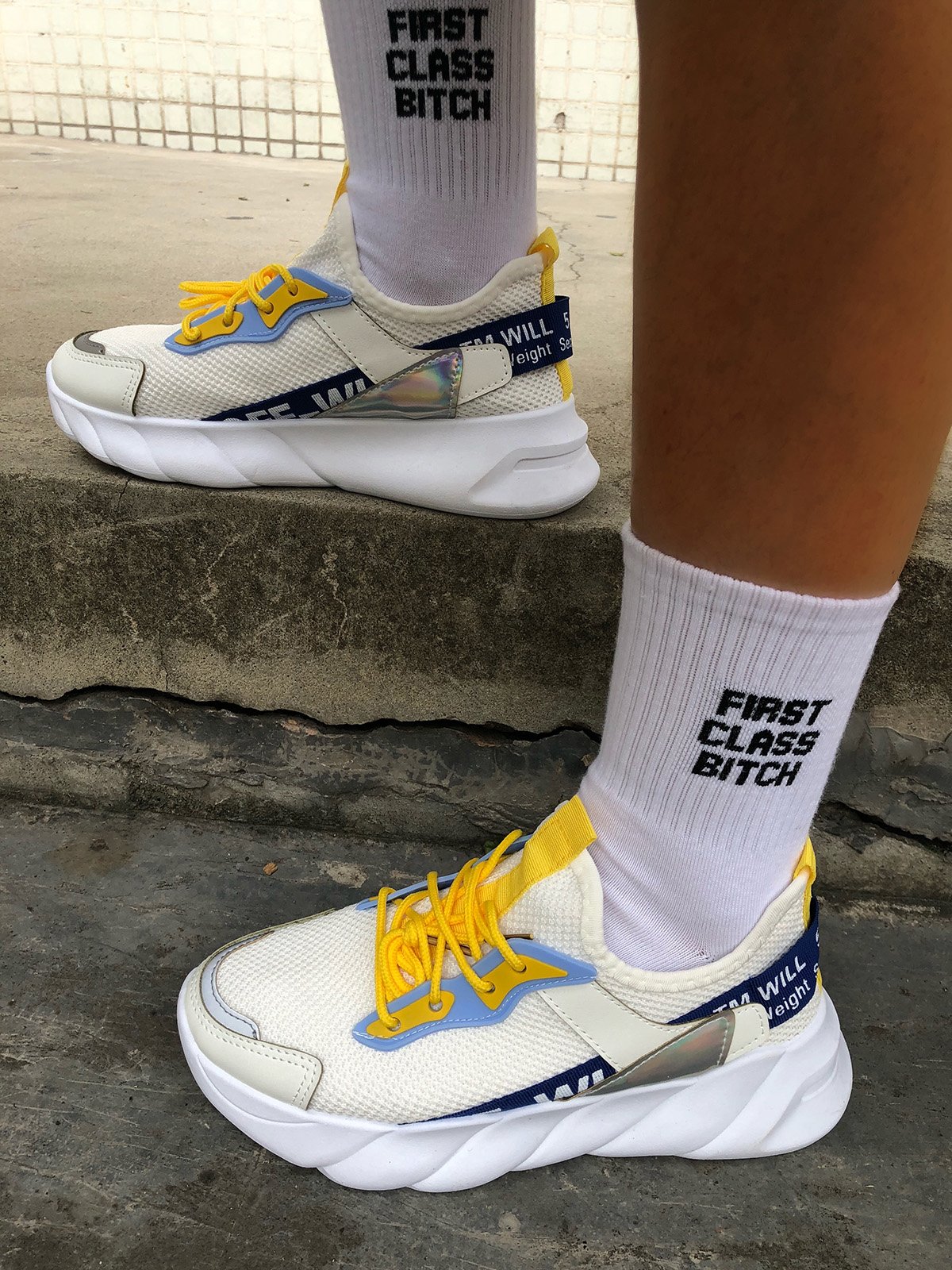 Breathable Mesh Fabric Color Block Slip On Sports Sneakers