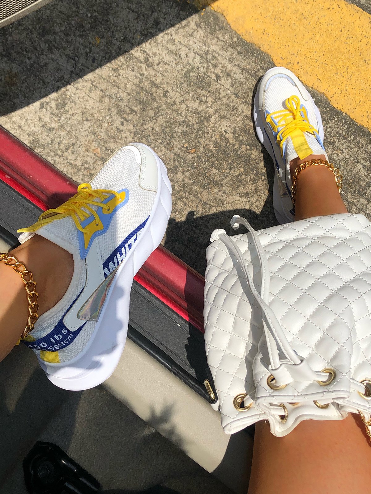 Breathable Mesh Fabric Color Block Slip On Sports Sneakers
