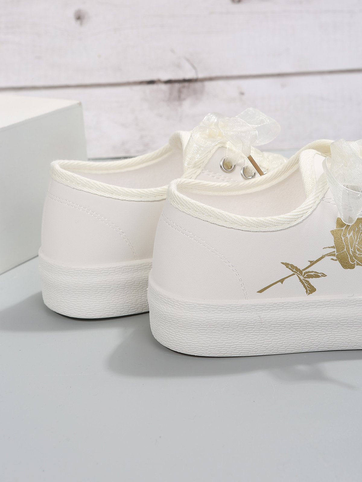 Women's Rose Printing Lace-Up Flat Sneakers