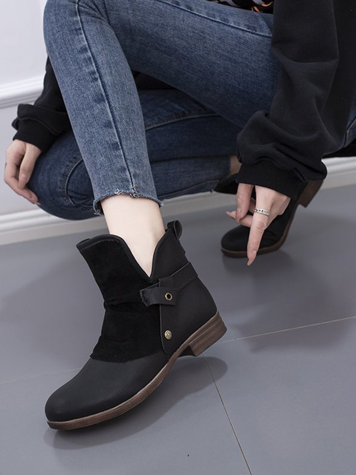 Anti-Suede Buckle Panel Vintage Insulated Booties
