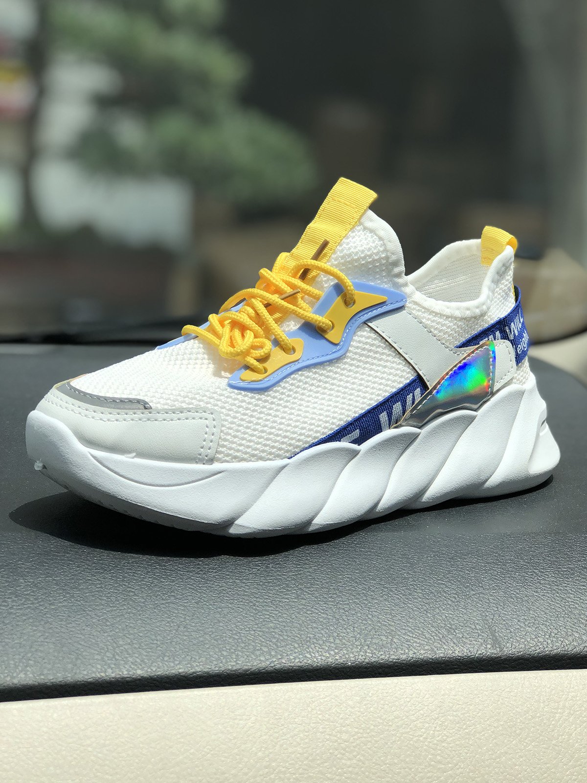 Breathable Mesh Fabric Color Block Slip On Sports Sneakers