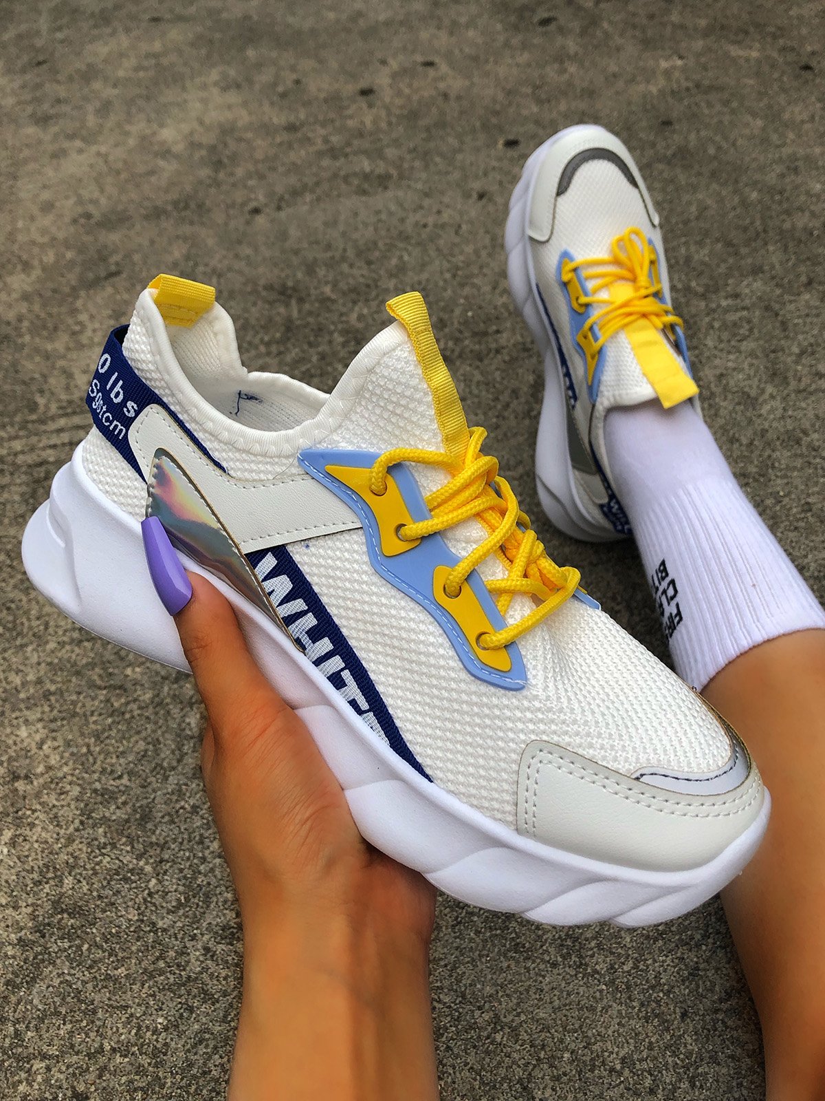 Breathable Mesh Fabric Color Block Slip On Sports Sneakers