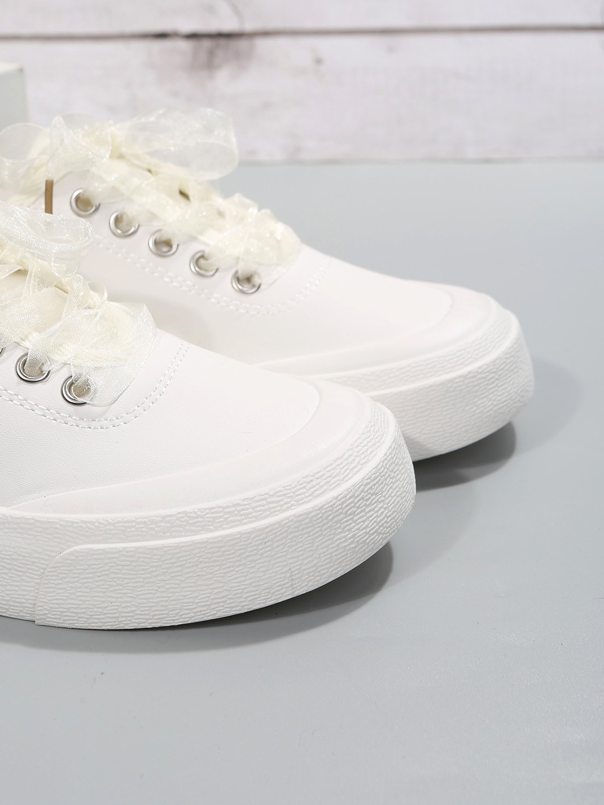 Women's Rose Printing Lace-Up Flat Sneakers
