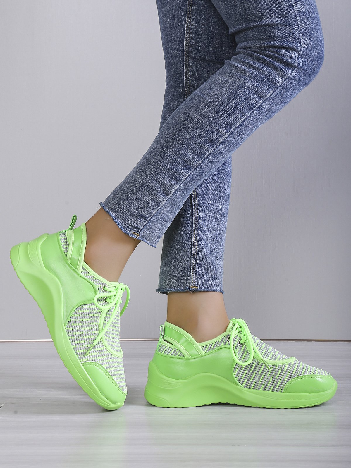 Plus Size  Split Joint Breathable Mesh Fabric Slip On Sneakers