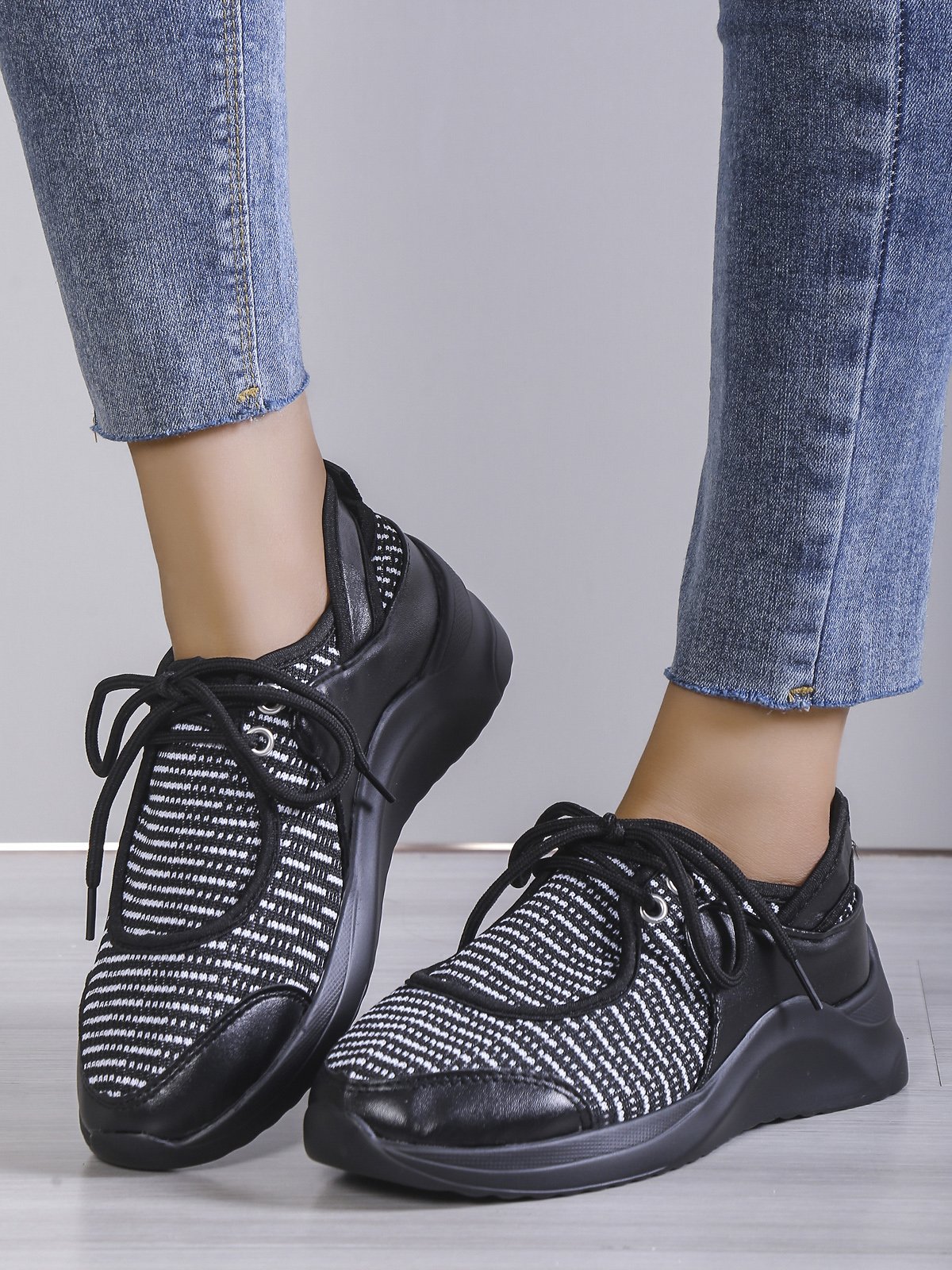 Plus Size  Split Joint Breathable Mesh Fabric Slip On Sneakers