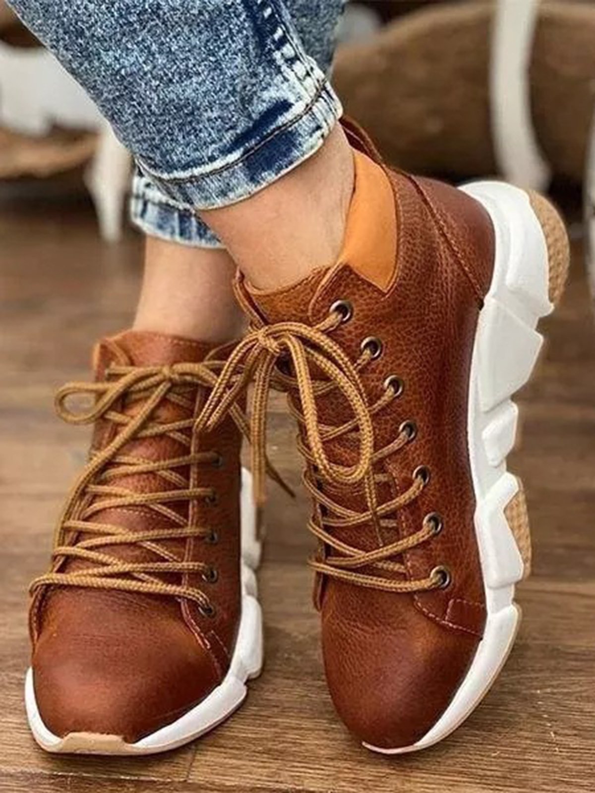 Vintage Comfort Soft Leather Lightweight Non-Slip Lace-Up Sneakers