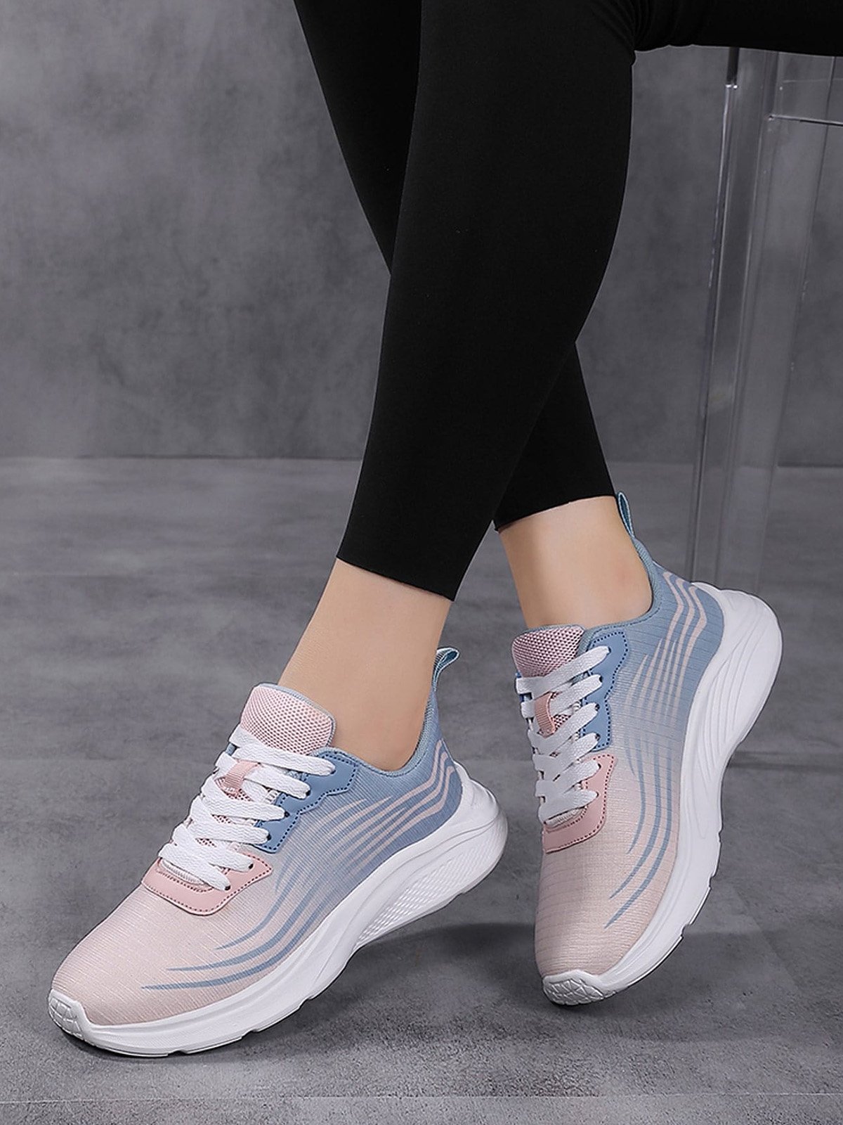 Women's Comfy Color Block Lace-Up Sports Sneakers