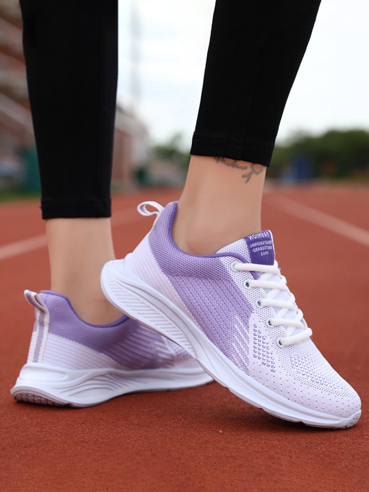 Women's Breathable Mesh Fabric Sports Sneakers
