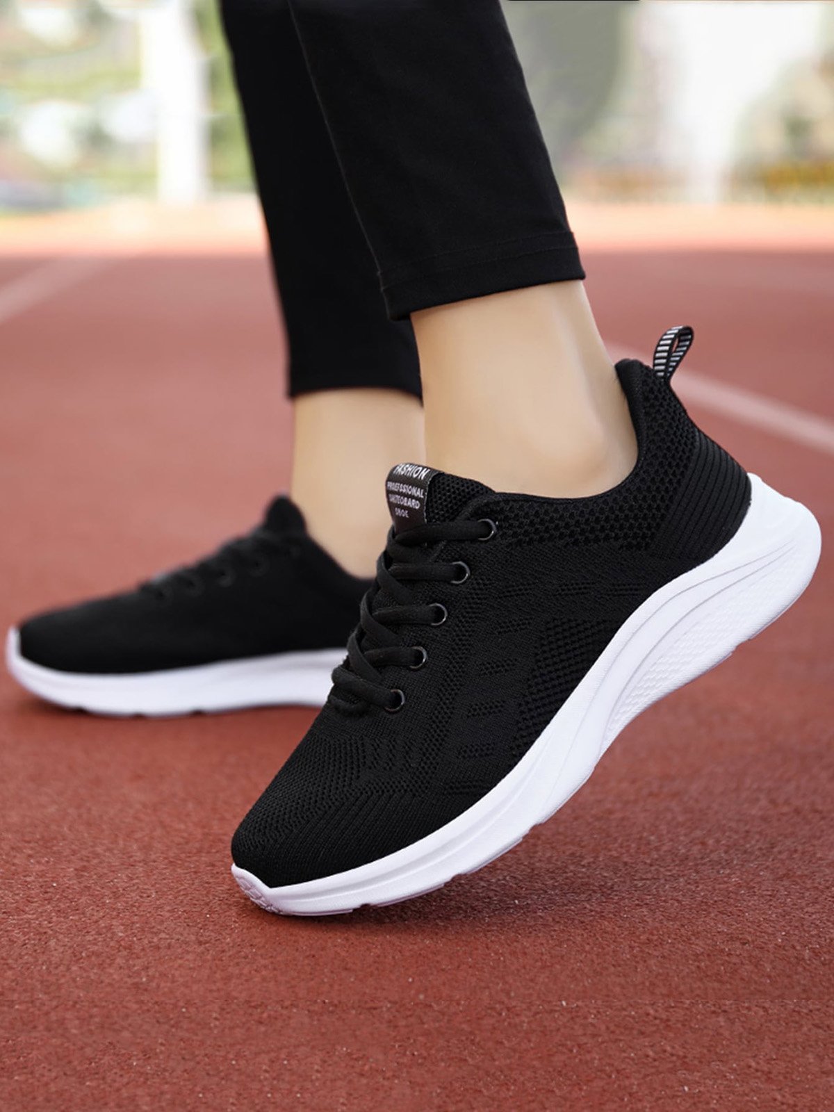 Women's Breathable Mesh Fabric Sports Sneakers