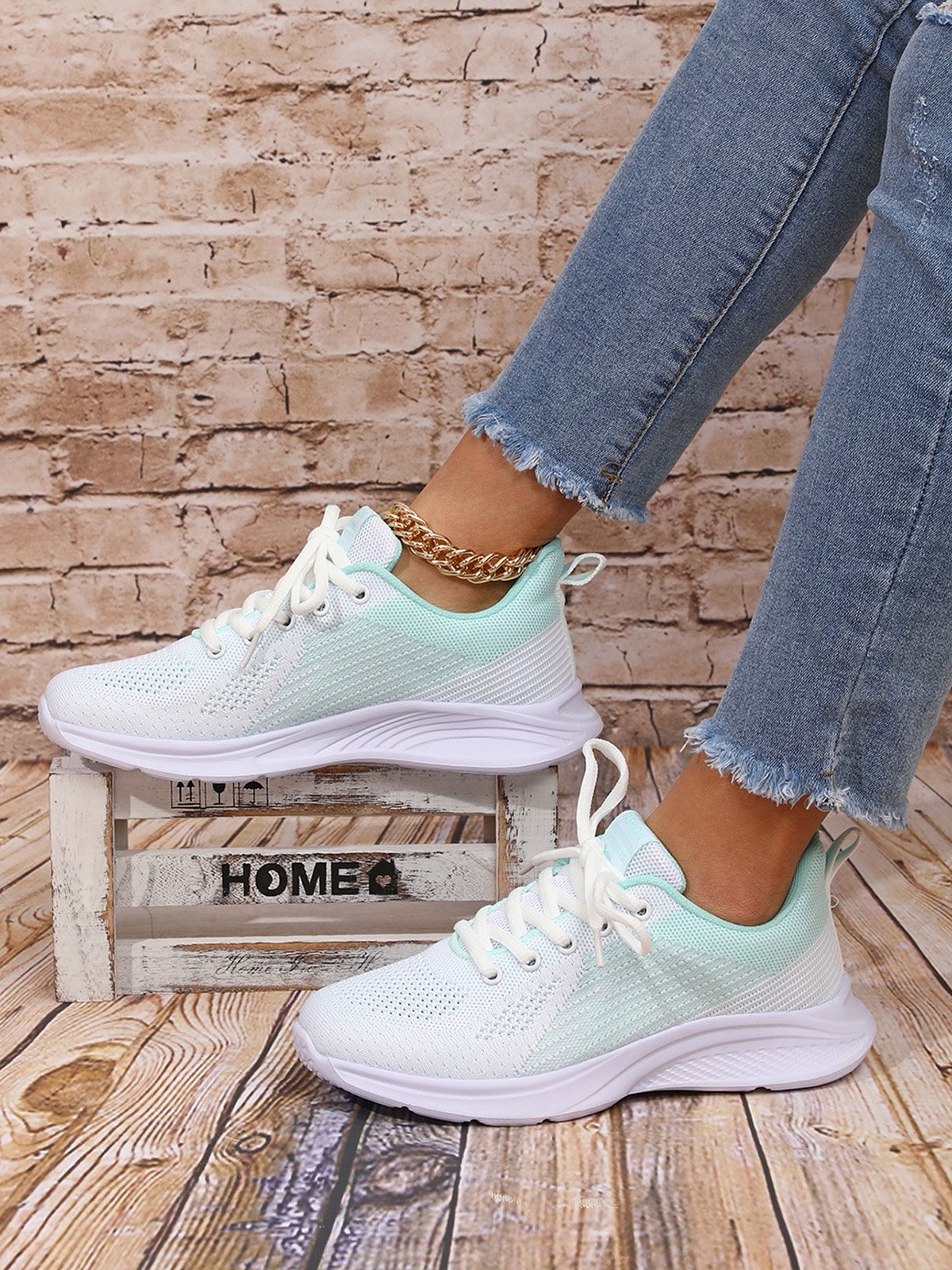 Women's Breathable Mesh Fabric Sports Sneakers