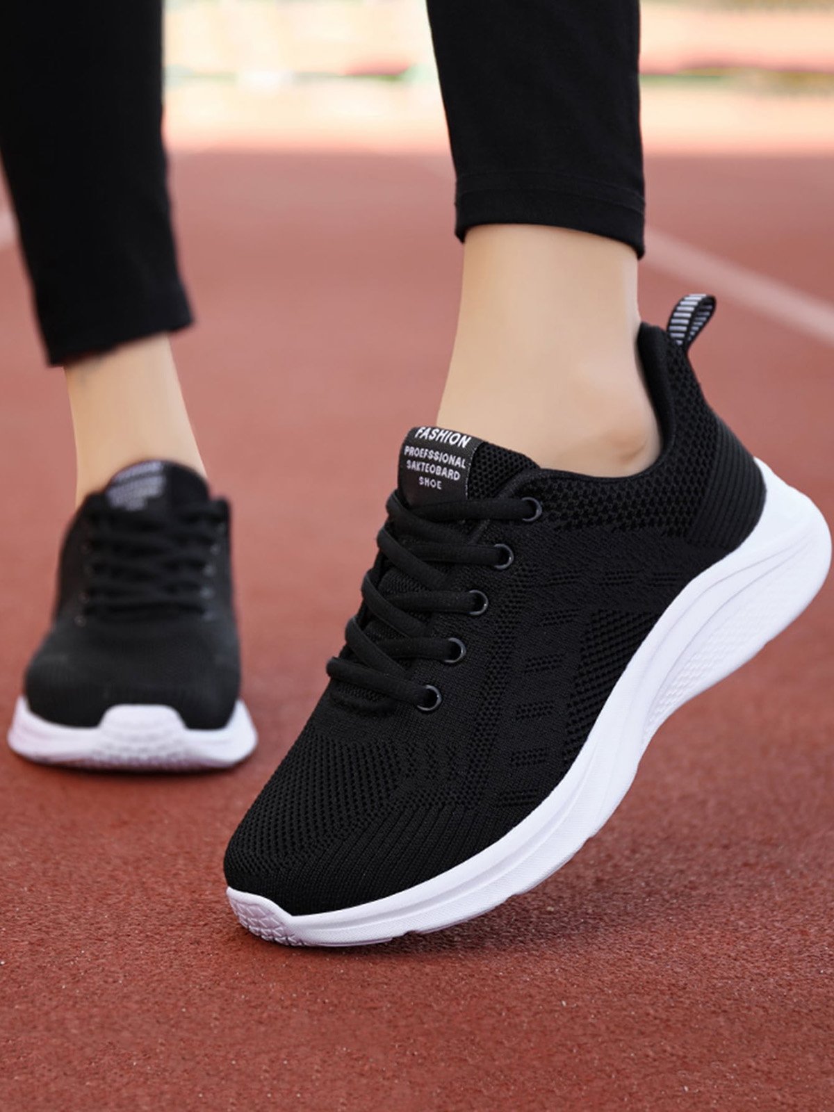 Women's Breathable Mesh Fabric Sports Sneakers