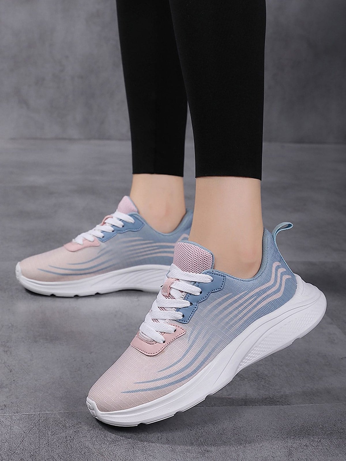 Women's Comfy Color Block Lace-Up Sports Sneakers