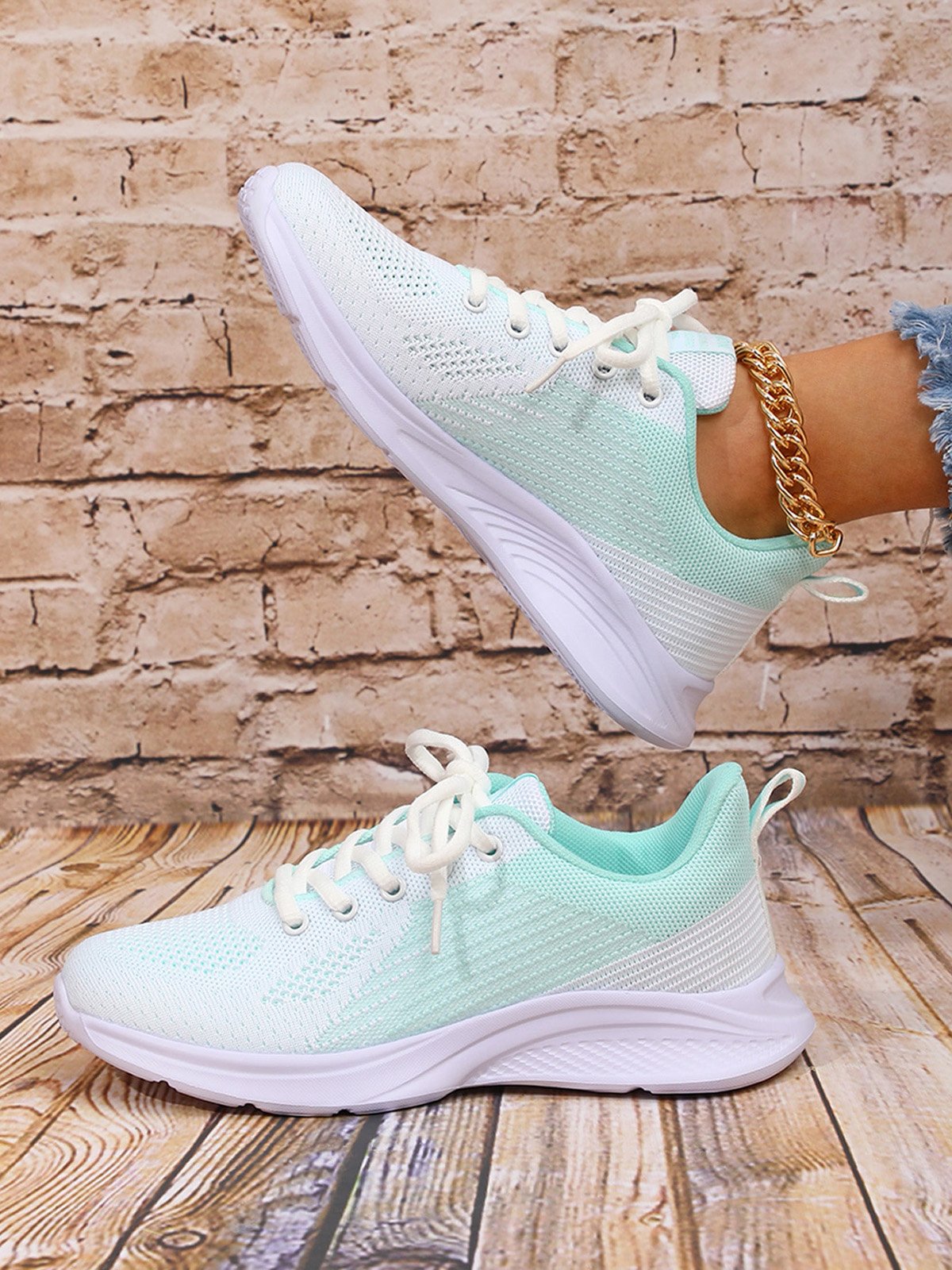 Women's Breathable Mesh Fabric Sports Sneakers