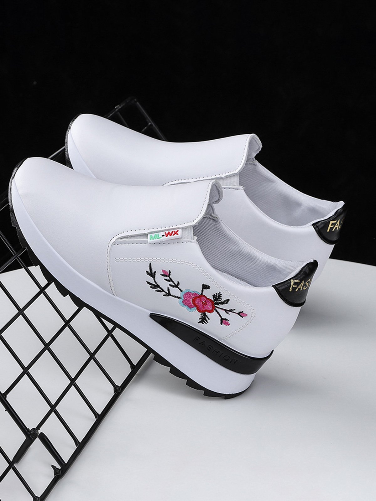 Women's Inner Height Increase Slip On Casual Sneakers