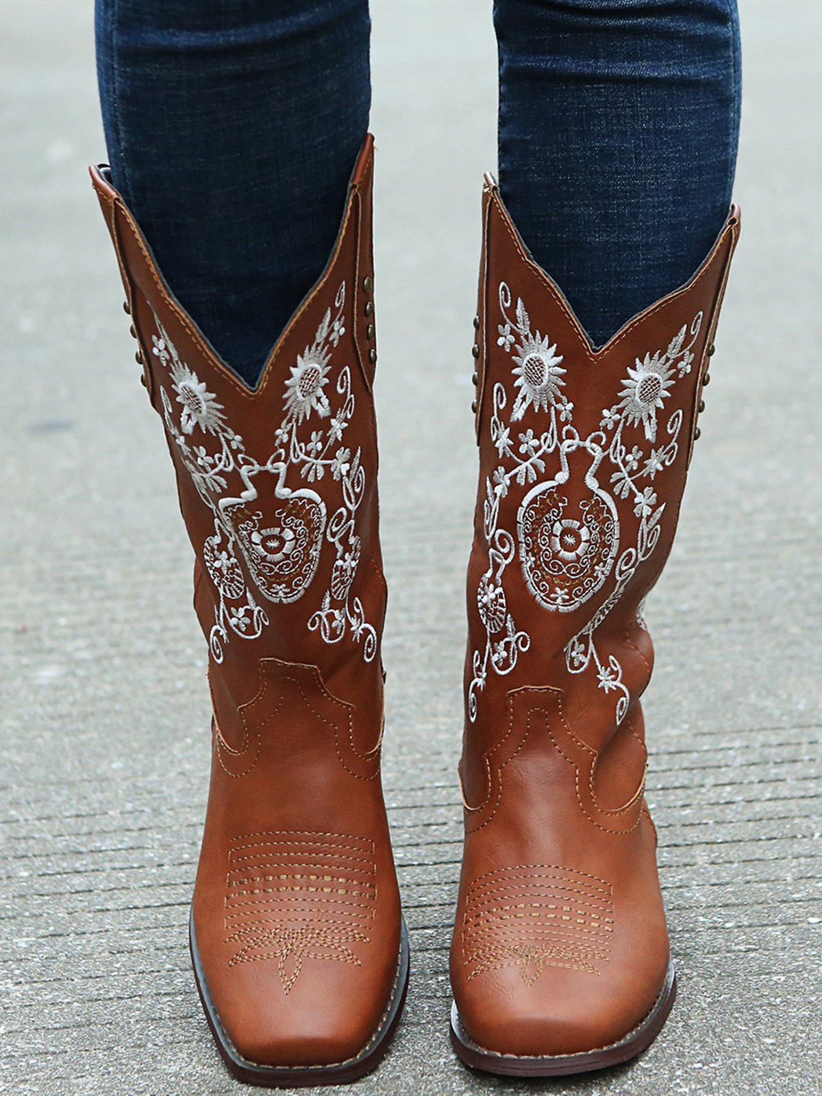West Style Plus Size Floral Embroidery Cowboy Boots