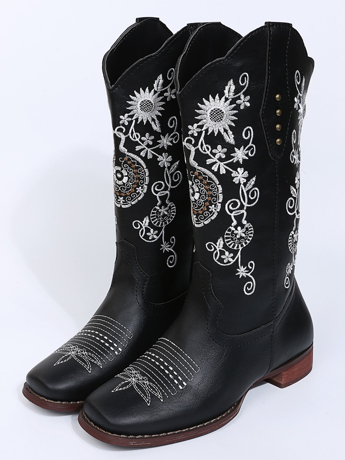 West Style Plus Size Floral Embroidery Cowboy Boots