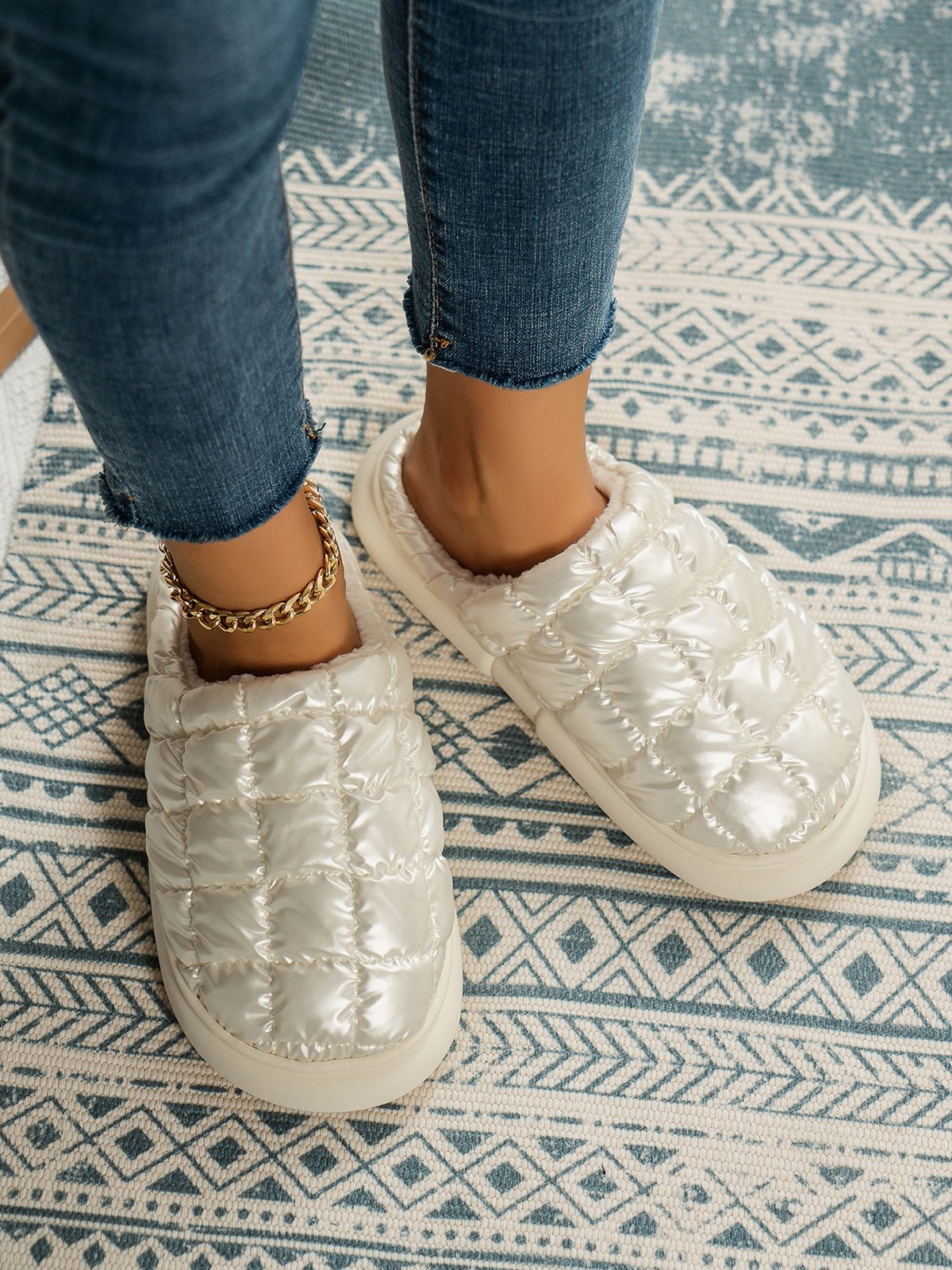 Plus Size Thermal Lined Quilted Bedroom Slippers