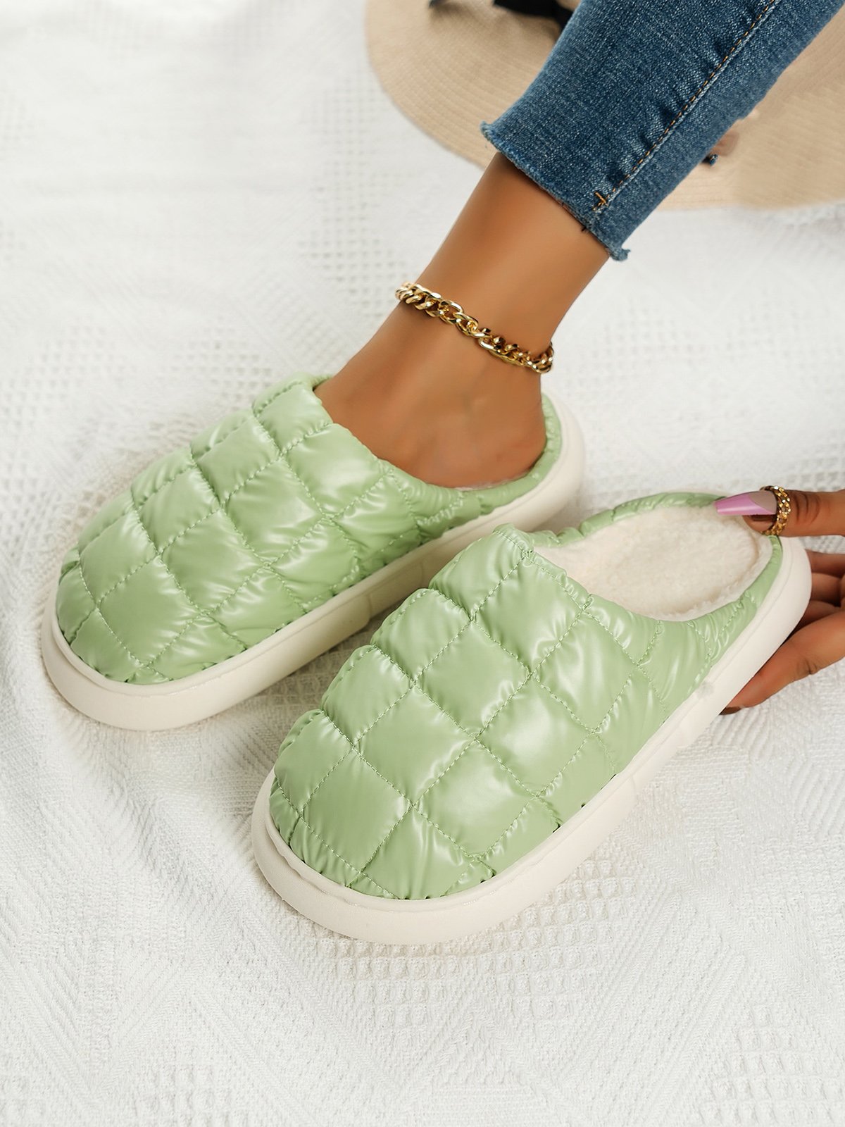 Plus Size Thermal Lined Quilted Bedroom Slippers