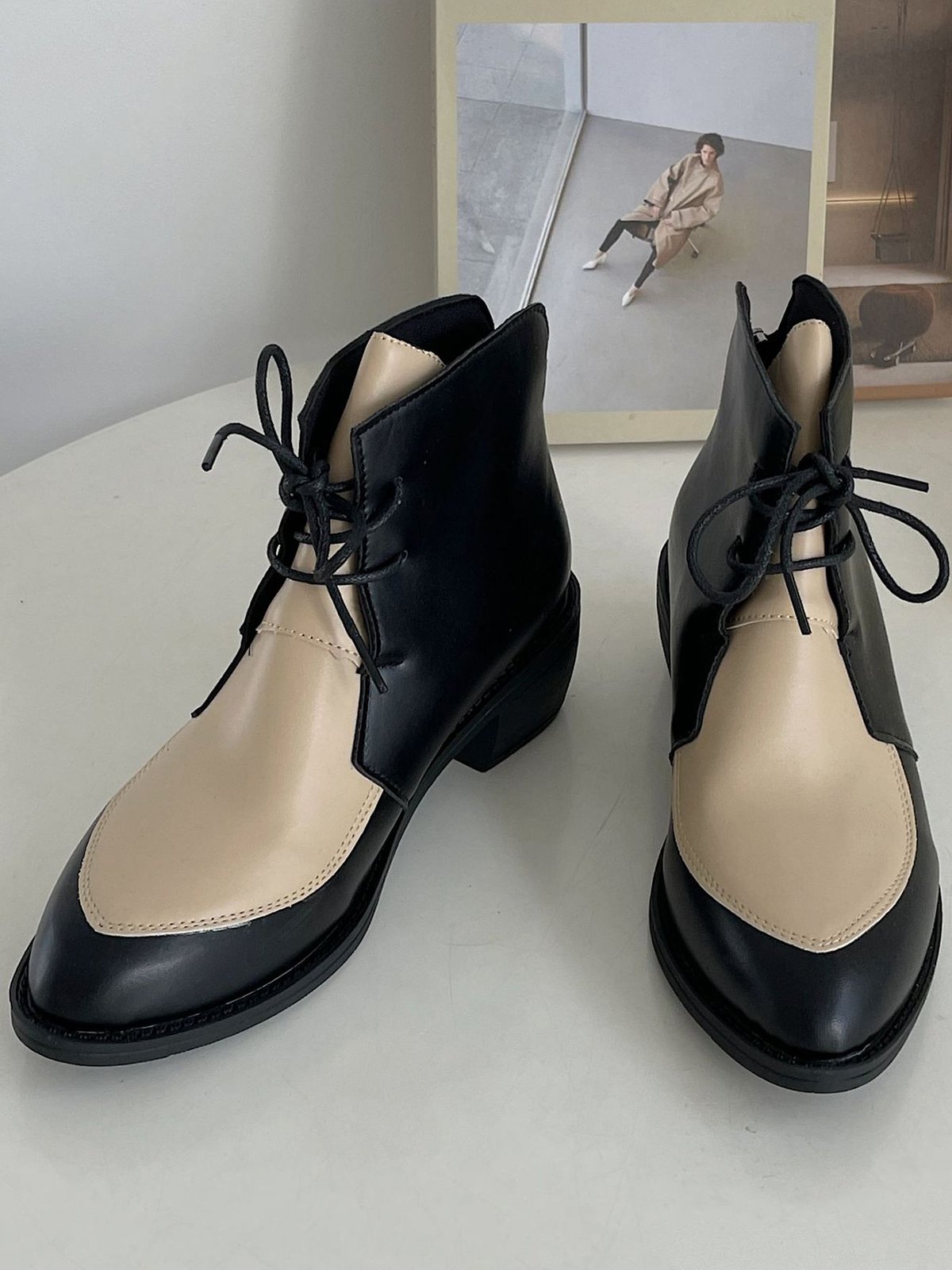 Comfortable Soft Leather Colorblock Lace-Up Pointed Toe Chukkas Booties