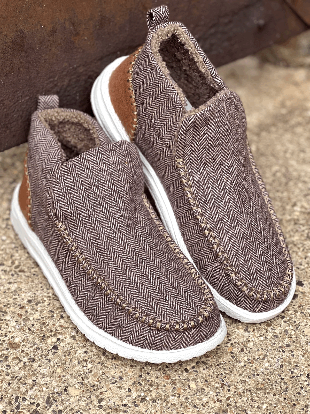 Womens's Warm Lined Slip On Canvas Shoes